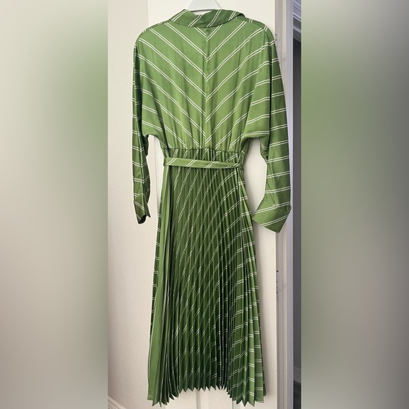 Mango USA green dress - Picture 2 of 4